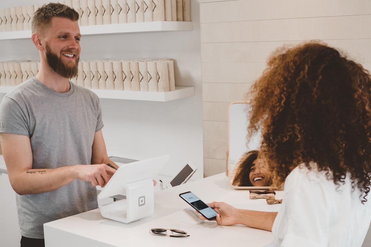 Digital Signage per il Retail: 7 Strategie per Aumentare le Vendite